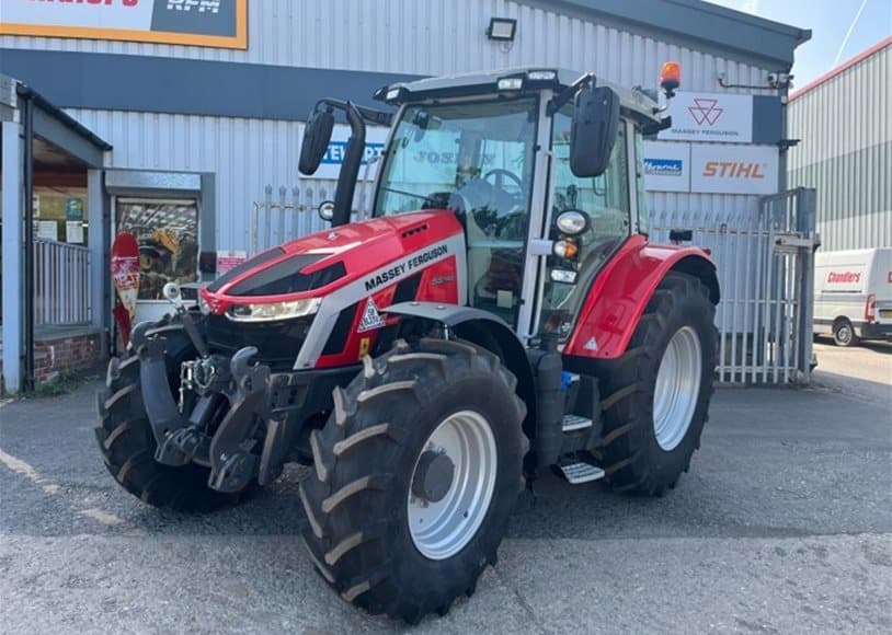 Massey Ferguson 5S.145ESD4 Tractor
