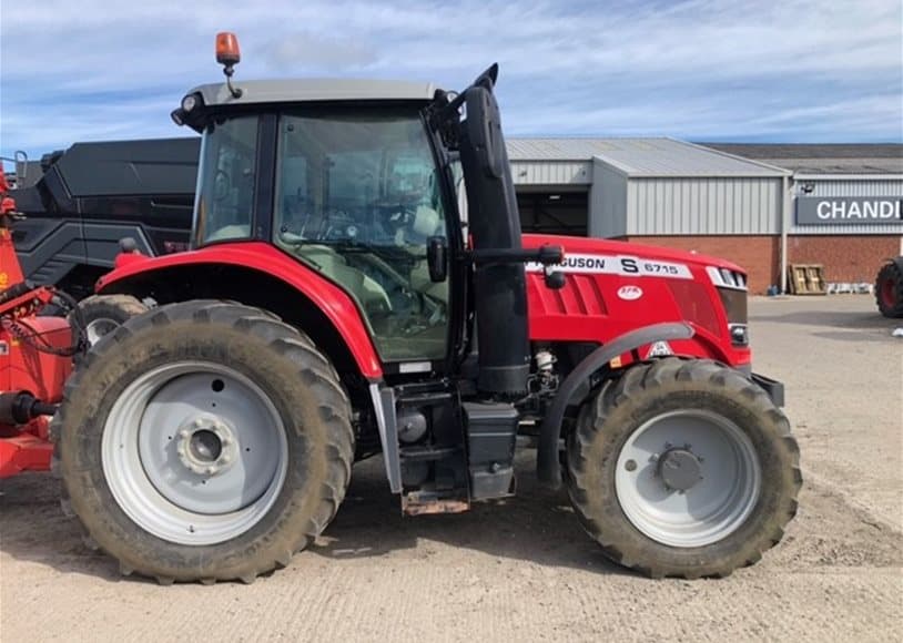 Massey Ferguson 6715SESD4 Tractor