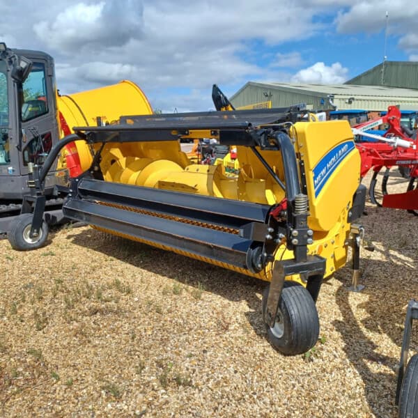 EX DEMO New Holland 300FP Grass Header For Sale